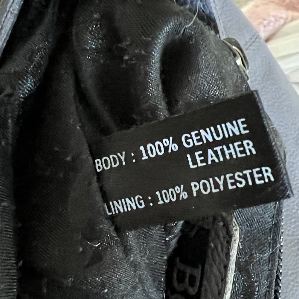 Born crossbody. - Picture 10 of 11